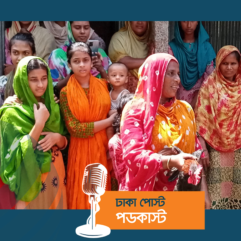 মোরগটি দেখতে ভিড় করছে মানুষ