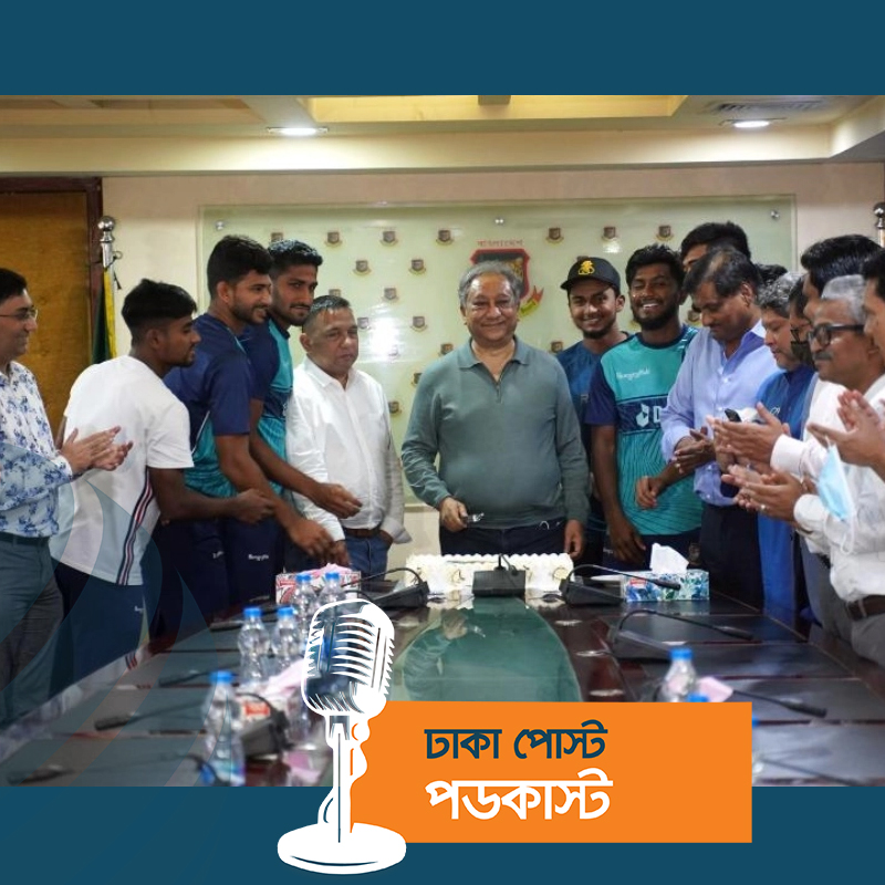 কেক কাটতেই আজ এখানে এসেছি