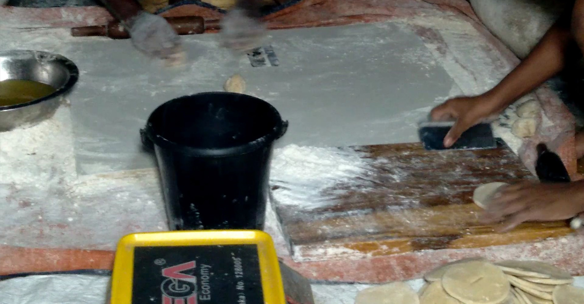 ব্যর্থ প্রেমকে চিরন্তন করতেই বাকরখানির সৃষ্টি