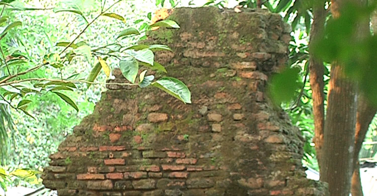 রোকেয়ার বাড়িসংলগ্ন প্রাচীর