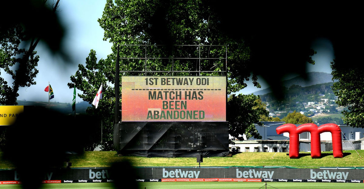 এবার ইংল্যান্ড-শিবিরে করোনার ছোবল, সুতোয় ঝুলছে ওয়ানডে সিরিজ