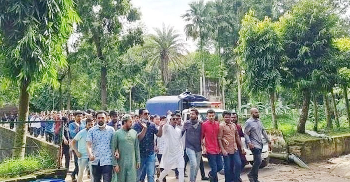 চট্টগ্রাম বিশ্ববিদ্যালয়ে ছাত্রলীগের বিক্ষোভ মিছিল