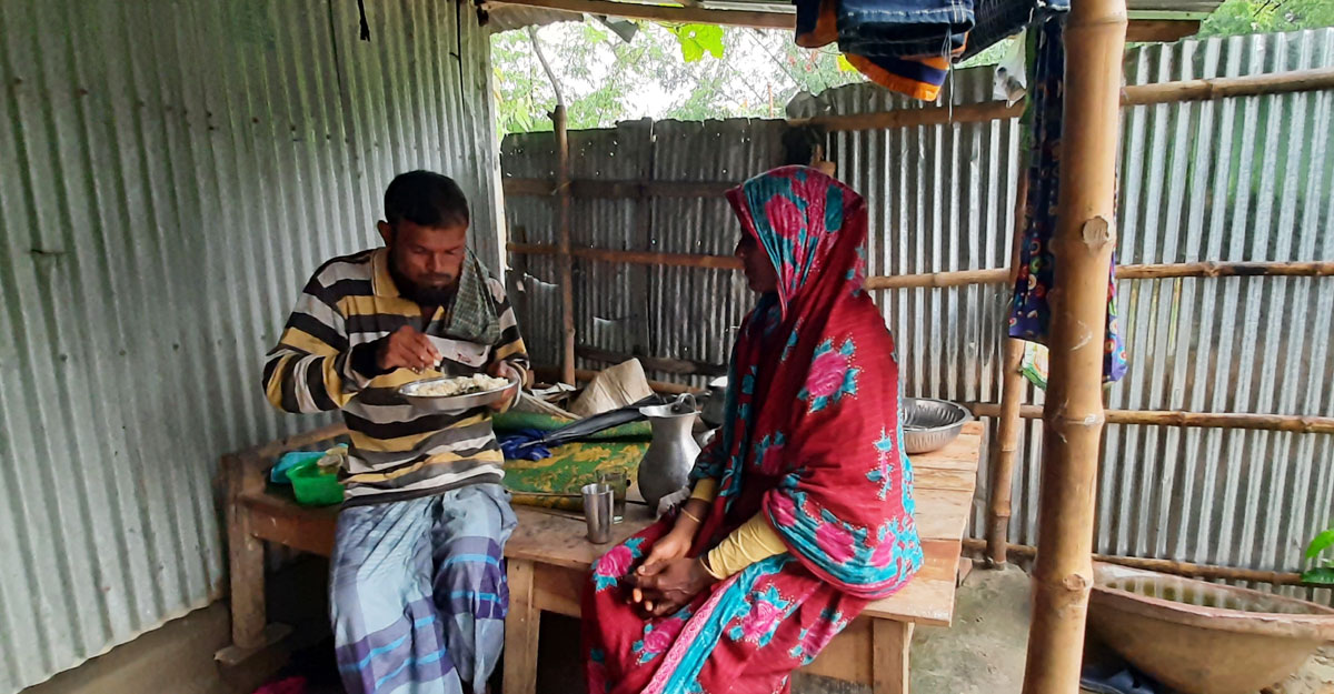 হিল্লা বিয়ের ফতোয়া থেকে মুক্তি পেলেন সেই দম্পতি