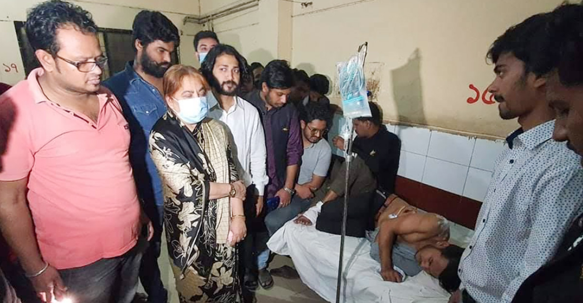 ব্রাহ্মণবাড়িয়ায় নৌকার মিছিলে ককটেল হামলা