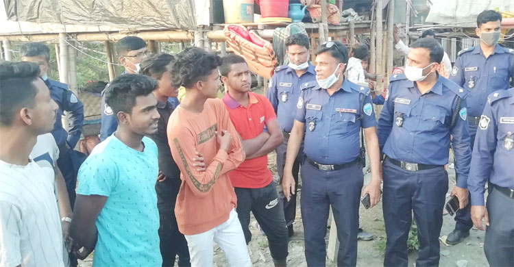 কিশোর গ্যাংয়ের ৪৭ জনকে গ্রেফতার করে পুলিশ