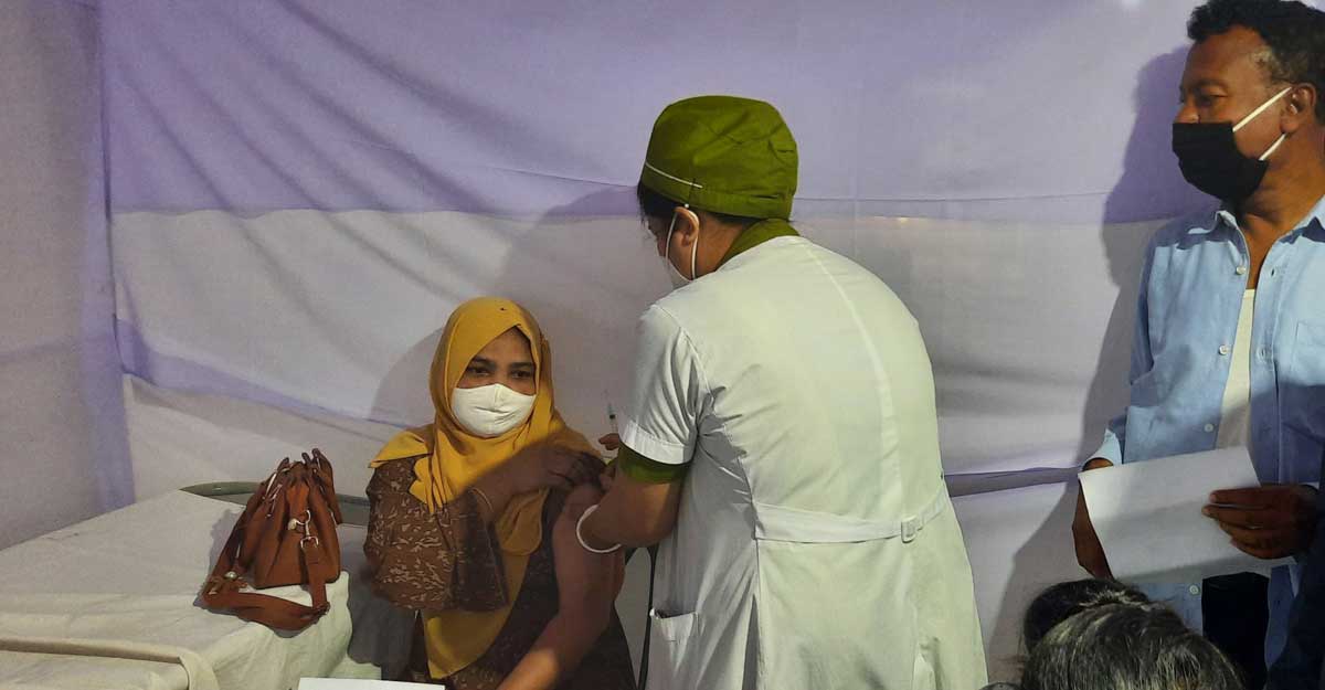 টিকা নিয়েছেন প্রাথমিকের দেড় লাখ শিক্ষক