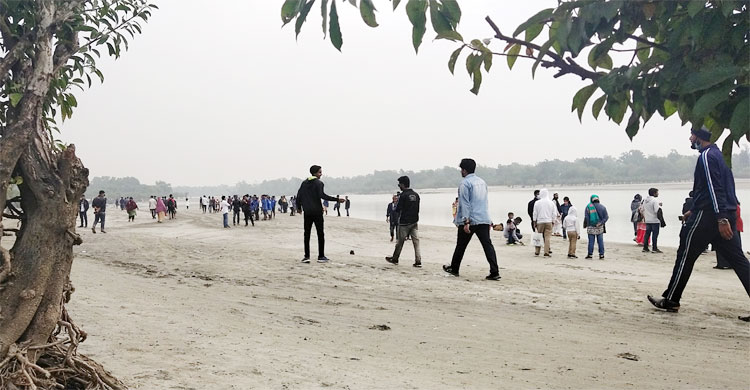 গঙ্গামতি সৈকত