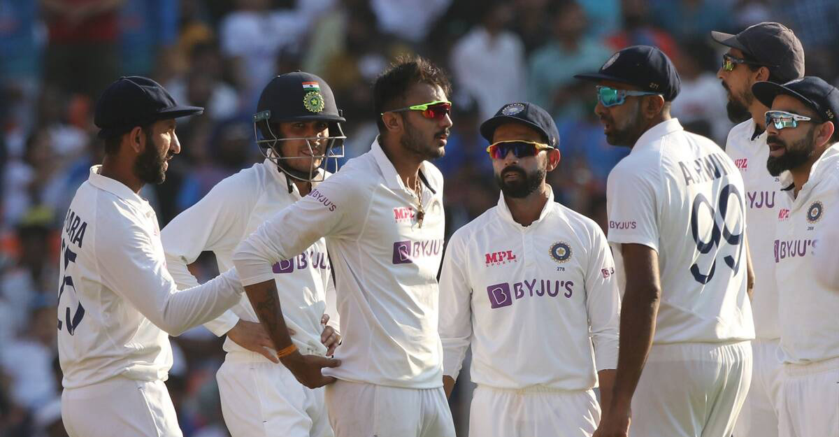 ৮১ রানে অলআউট ইংল্যান্ড, জিততে ভারতের চাই ৪৯ রান