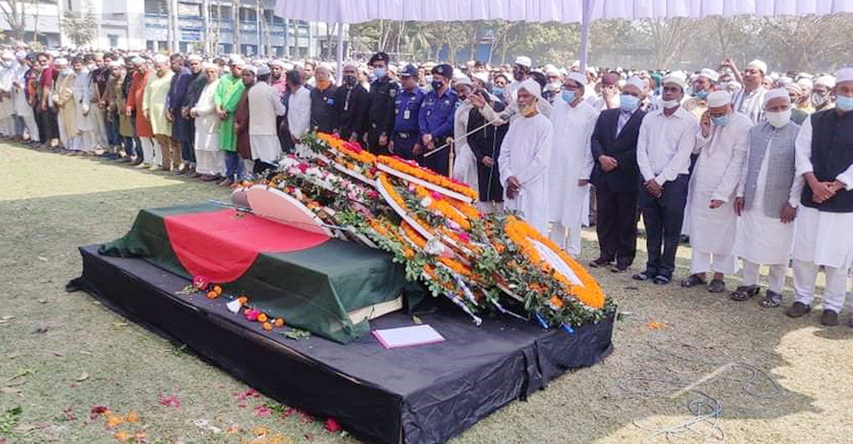 উল্লাপাড়ায় এইচ টি ইমামের প্রথম জানাজা অনুষ্ঠিত