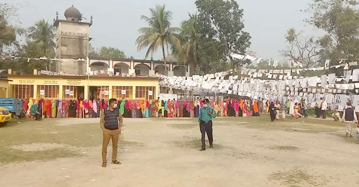 নৌকার পালেই জয়ের হাওয়া