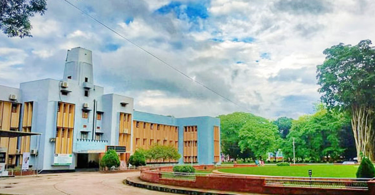 করোনায় গবেষণায় উন্নতি, চতুর্থ থেকে তৃতীয় অবস্থানে রাবি
