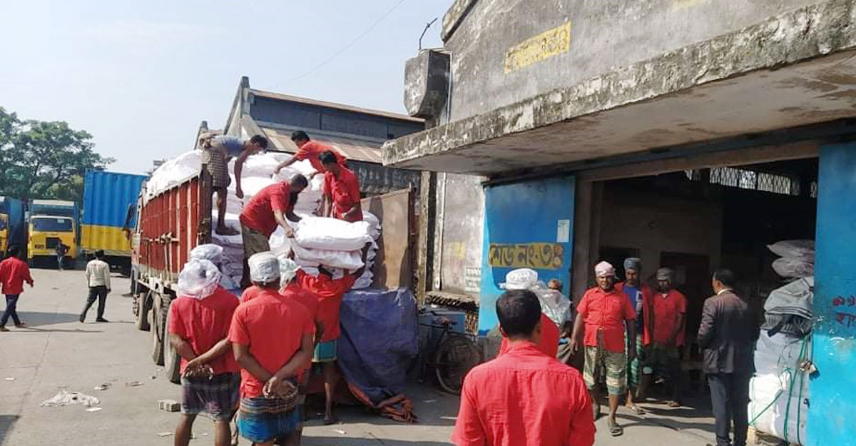 লকডাউনে স্বাভাবিক বেনাপোল-পেট্রাপোল বন্দর