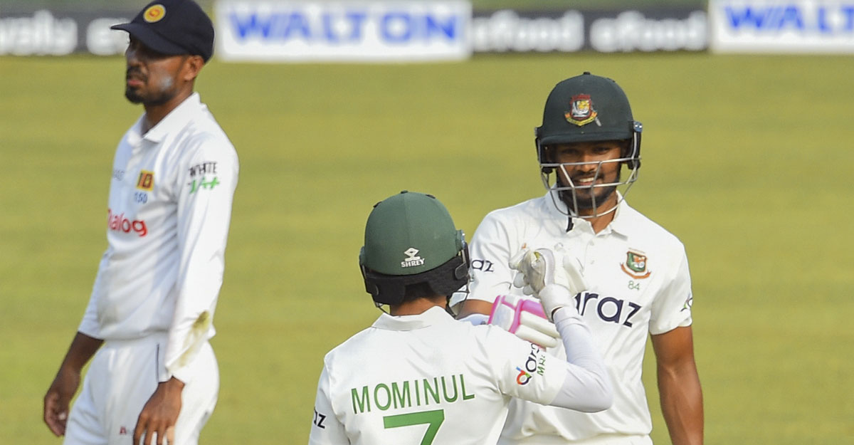 ম্যাচ সেন্টার: প্রথম দিনেই তিনশ ছাড়াল বাংলাদেশ