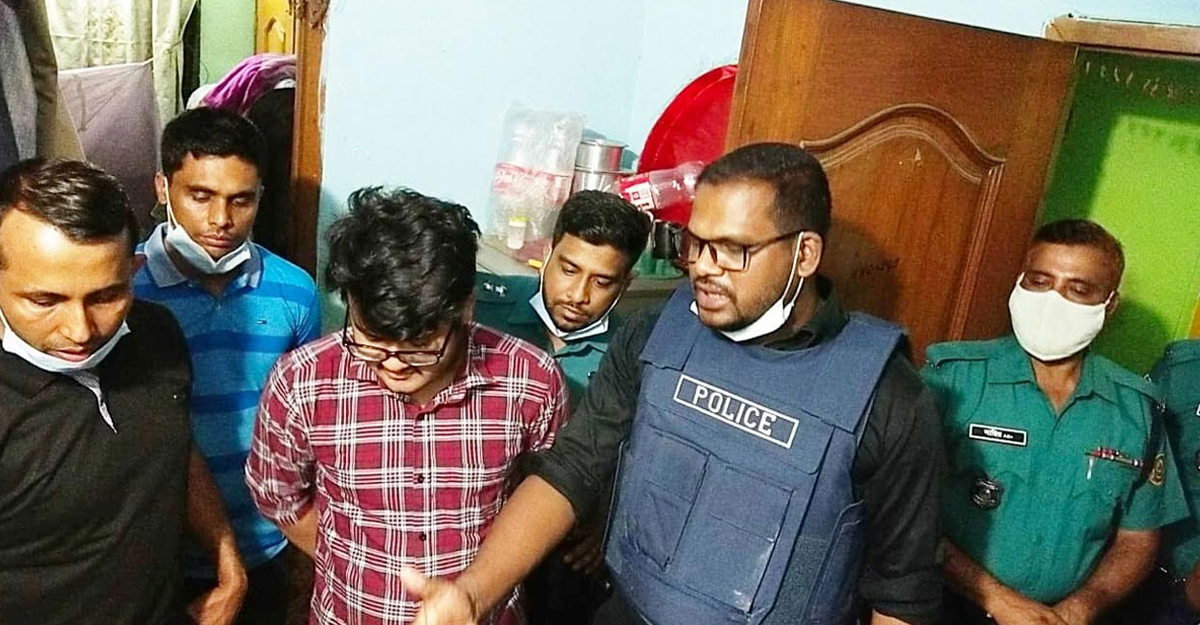 মহানবীকে নিয়ে কটূক্তি : চুয়েট শিক্ষার্থী গ্রেফতার