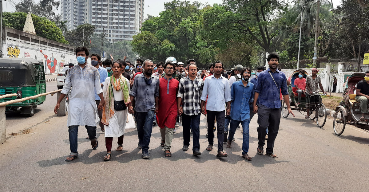 মোদিবিরোধী কর্মসূচিতে হামলার প্রতিবাদে ঢাবিতে বিক্ষোভ