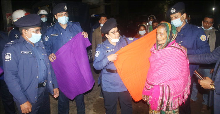 শীতে দরিদ্রদের পাশে এসপি ফাতিহা