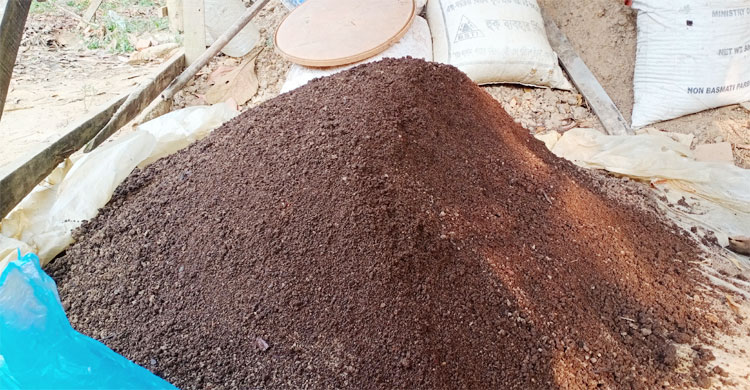 কম্পোস্ট তৈরির আগে মিকশ্চার পদ্ধতি