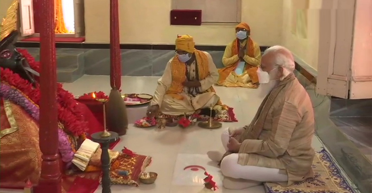 যশোরেশ্বরী কালীমন্দিরে প্রার্থনা করে আমি ধন্য : মোদি