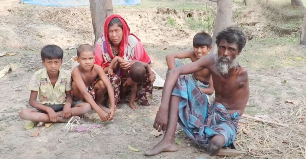 এক হাত এক পায়ে ৫ সদস্যের ভার