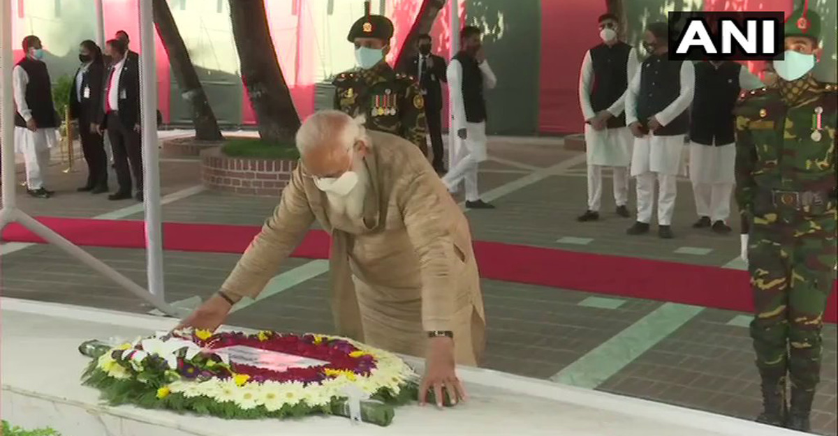 বঙ্গবন্ধুর সমাধিসৌধে নরেন্দ্র মোদির শ্রদ্ধা