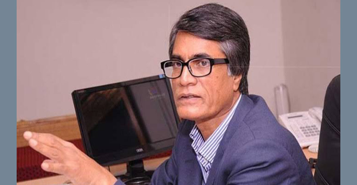 টিকার দ্বিতীয় ডোজ নিলেন ঢাবির প্রো-ভিসি