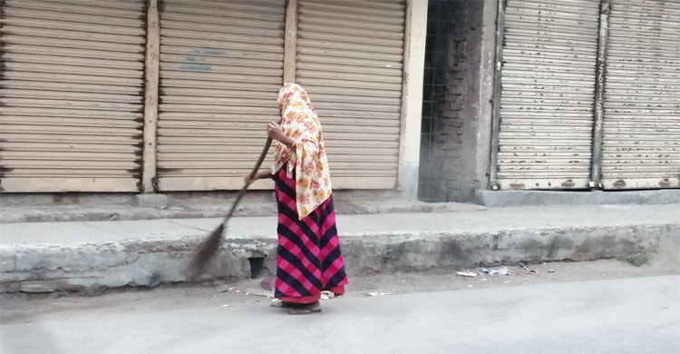 পরিচ্ছন্ন কর্মী রাজেকা বেগম