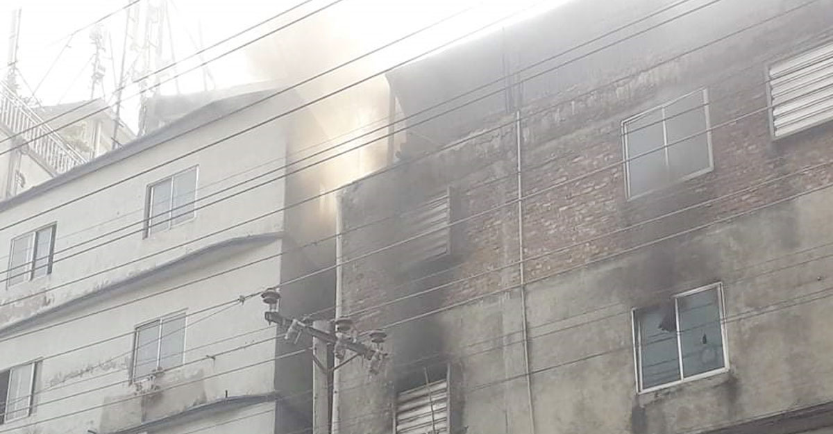 আশুলিয়ায় জুতার কারখানায় আগুন