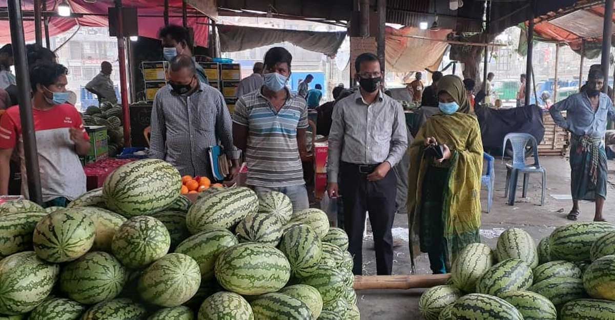 ইচ্ছেমতো দামে তরমুজ বিক্রি করায় জরিমানা