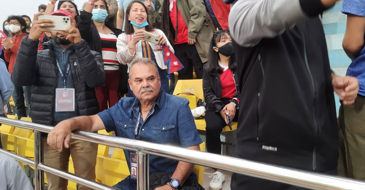 পাগলাকে ভুলেননি হোয়াটমোর