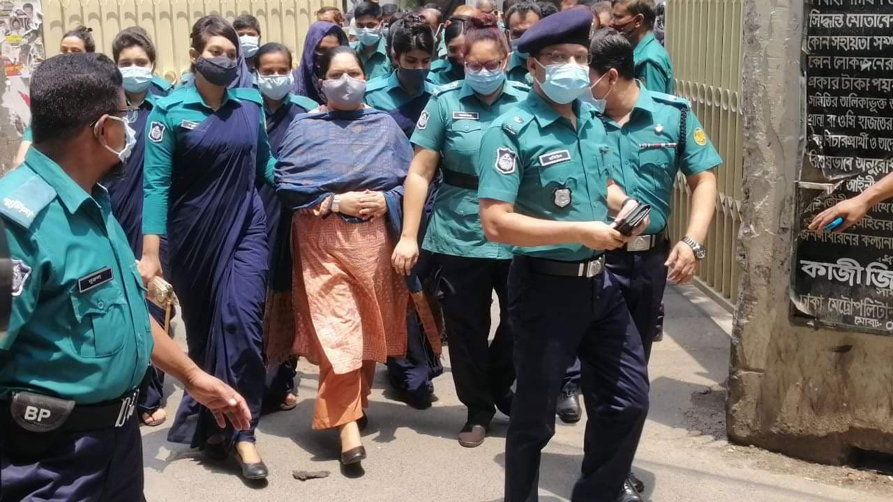 রোজিনার বিরুদ্ধে মামলা প্রত্যাহার চেয়ে ৫৭ বিশিষ্ট নাগরিকের বিবৃতি