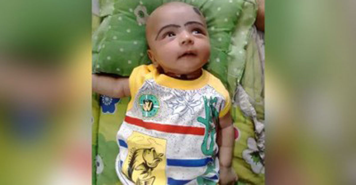 রুম থেকে বের হয়ে মা দেখলেন তার সন্তান নেই