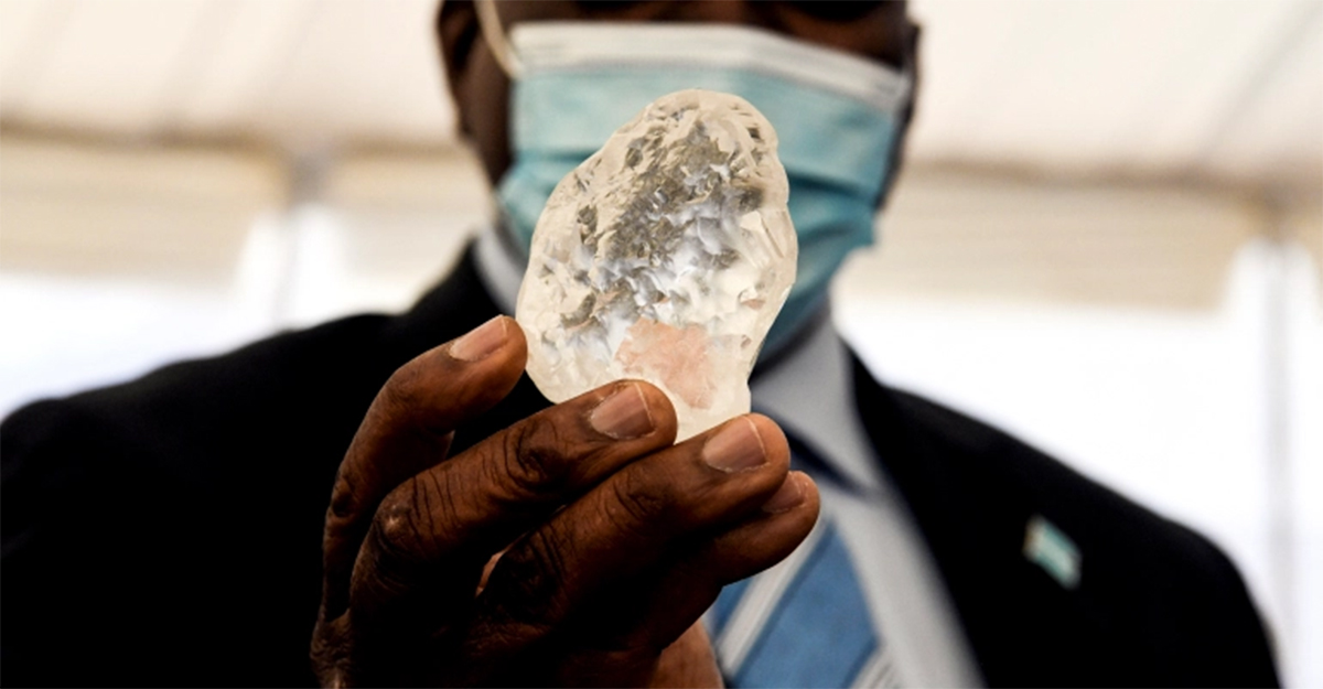 আফ্রিকায় বিশ্বের তৃতীয় বৃহত্তম হীরার সন্ধান