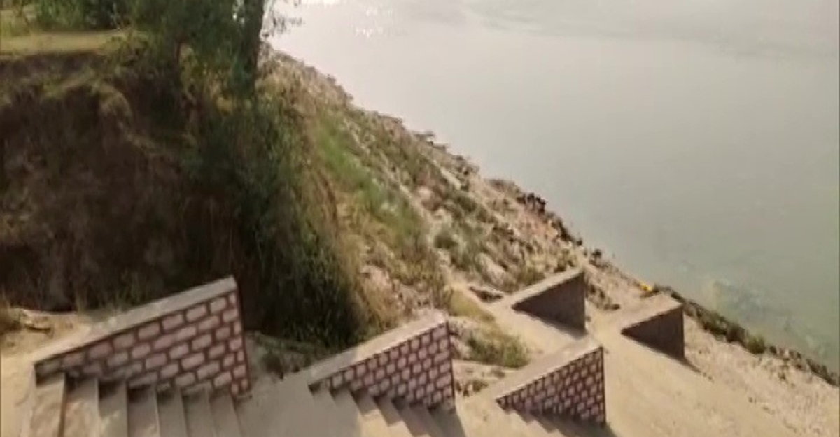 এবার উত্তরপ্রদেশে গঙ্গায় ভাসছে লাশ