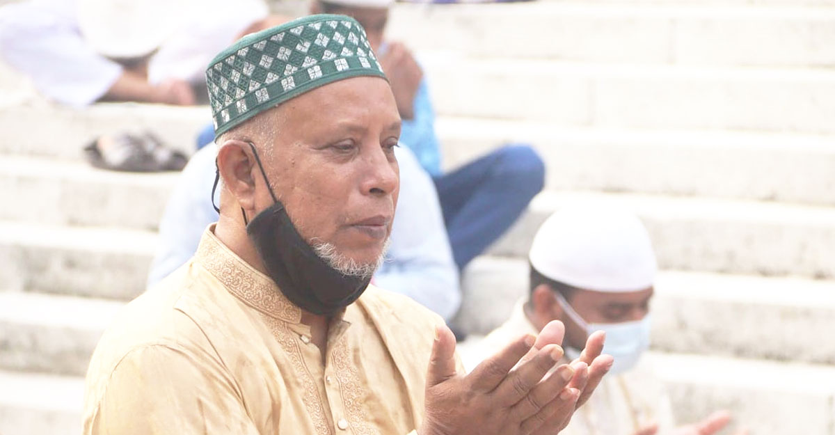 ফিলিস্তিনসহ সারা বিশ্বের মুসলমানদের হেফাজতের প্রার্থনা