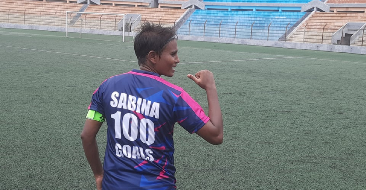 ‘১০০’ ছুঁয়েই ছোটনের কাছে ছুটলেন সাবিনা