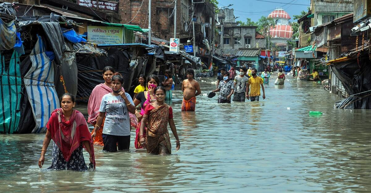 ইয়াস এখন কোথায়?