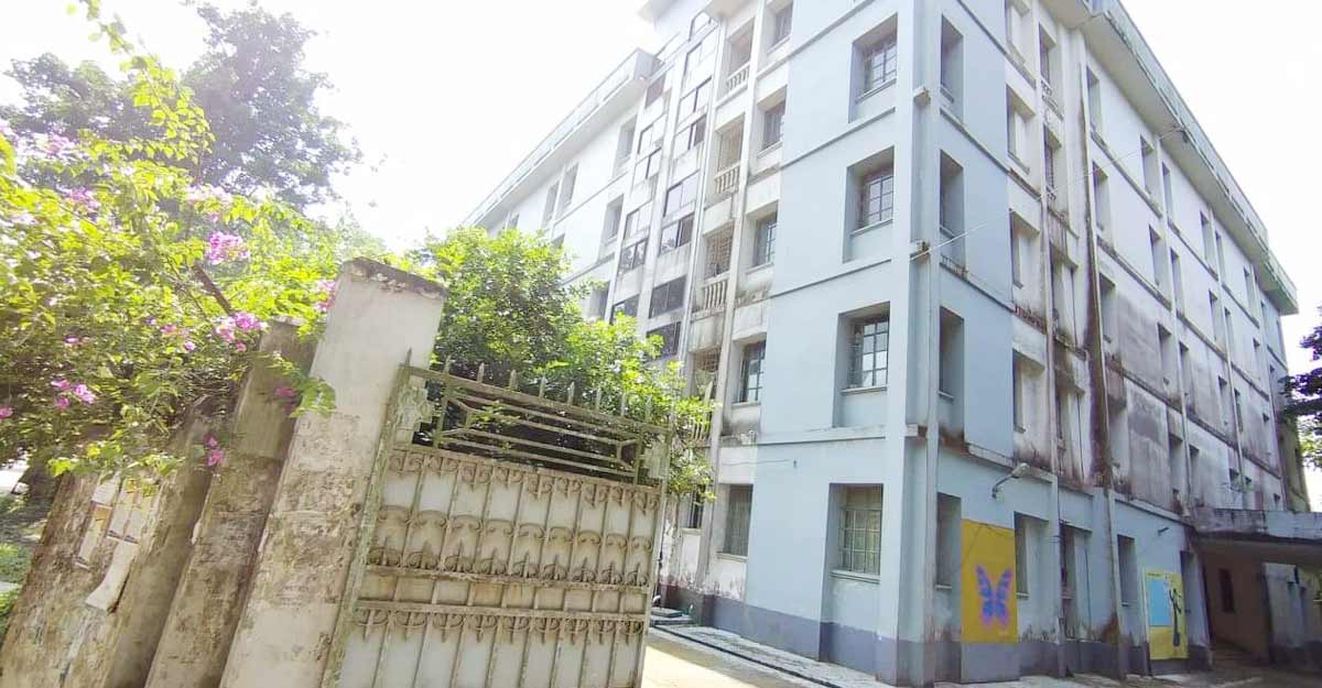 কুমিল্লা বিশ্ববিদ্যালয়ের হলে বেপরোয়া ছাত্রলীগের নেত্রীরা