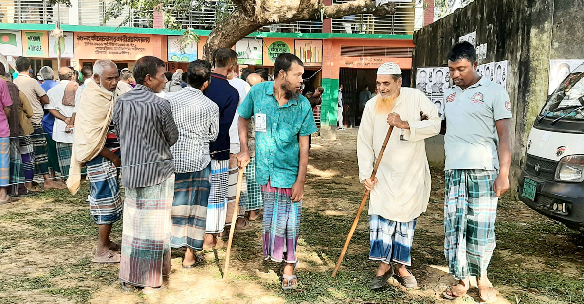 ‘ভোট আইলে বাড়িত বইয়া থাহার পাই না’