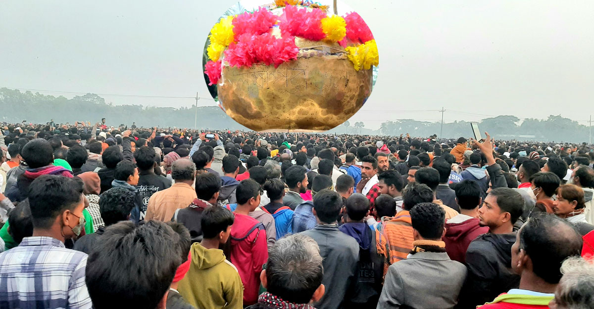 হুমগুটি খেলা দেখতে মানুষের ঢল