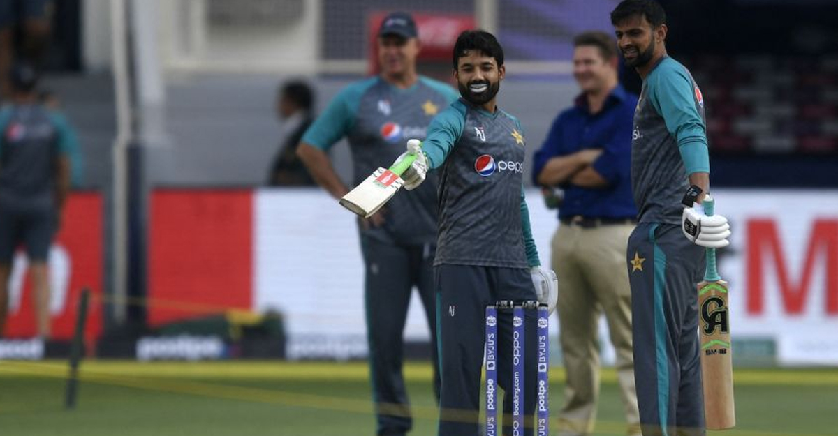 শোয়েব-রিজওয়ানকে নিয়ে শঙ্কা উড়িয়ে দিল পাকিস্তান