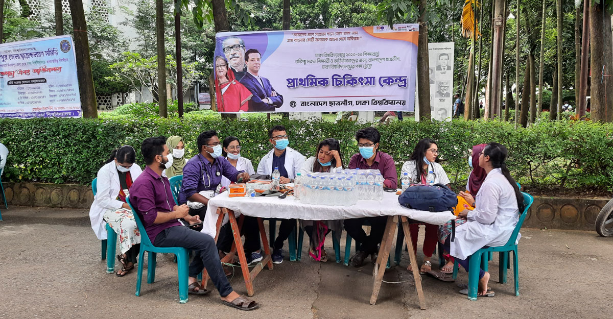 ঢাবিতে ভর্তিচ্ছুদের জন্য হেল্প ডেস্ক, খুশি শিক্ষার্থীরা