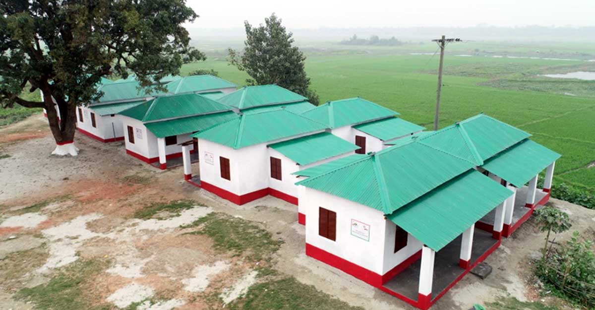 স্বচ্ছতার সঙ্গে আশ্রয়ণের ঘর নির্মাণ হচ্ছে