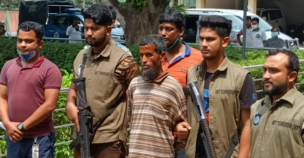 নাম-পেশা বদলে নওগাঁয় আত্মগোপনে ফাঁসির দণ্ডপ্রাপ্ত জেএমবি নেতা