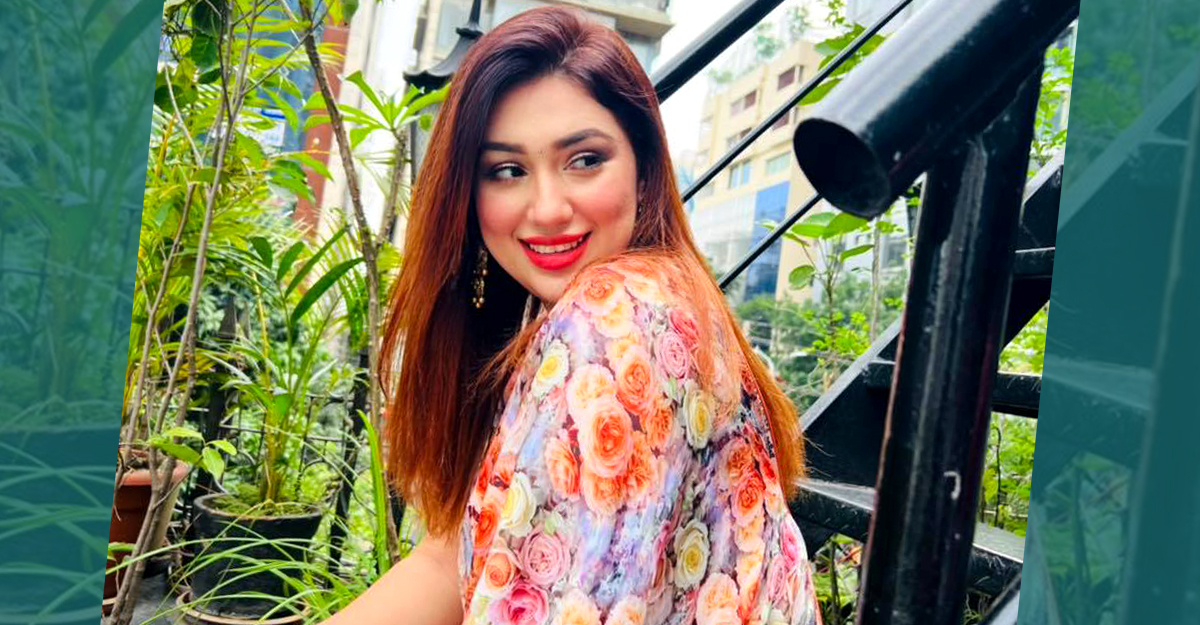 কলকাতায় অপু বিশ্বাসের প্রথম সিনেমার ঝলক দেখা গেল