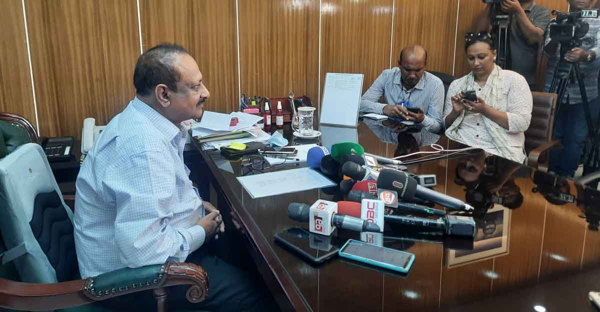অতিরিক্ত সচিবের ২৯ বই : বৈঠকে বসবে মন্ত্রণালয়
