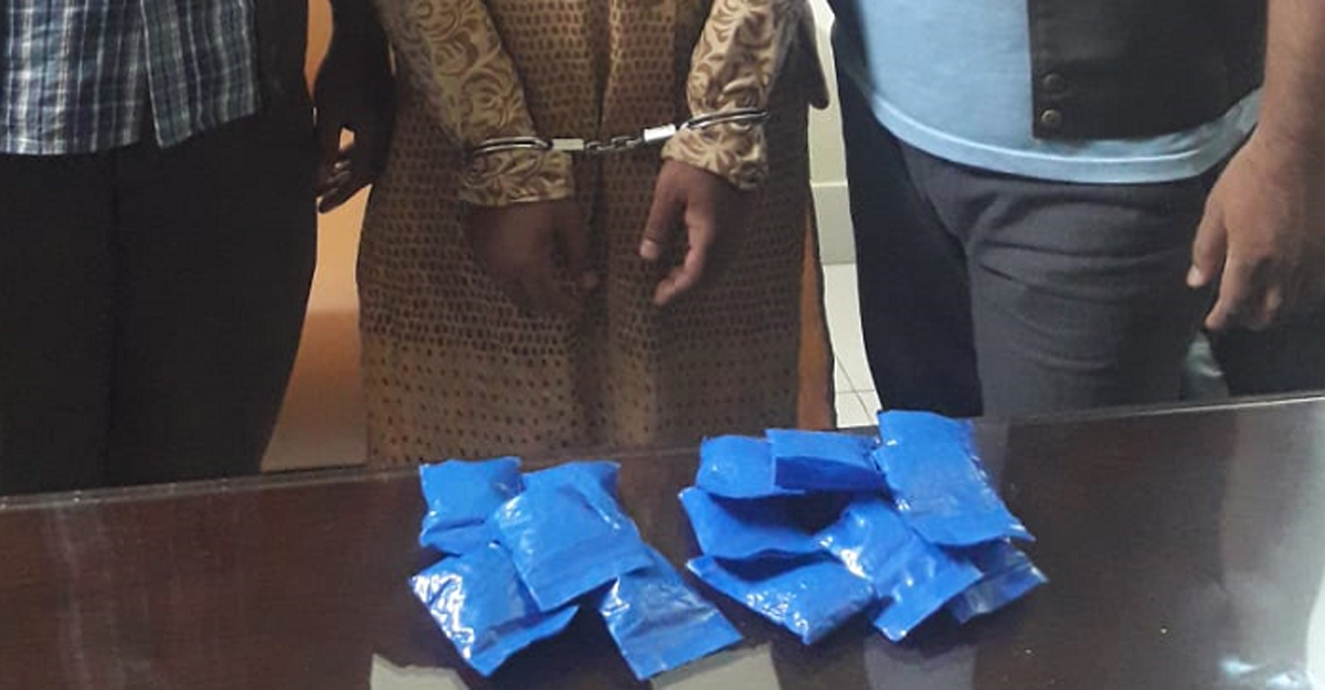 কক্সবাজারের ইয়াবা ঢাকায় এনে হোটেলে বেচাকেনা