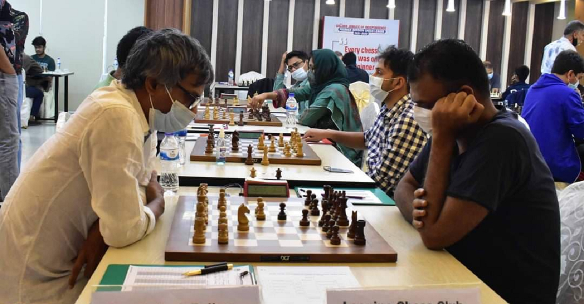 দাবায় শাকিলের বিমান ও রাকিবের পুলিশ যুগ্মভাবে শীর্ষে