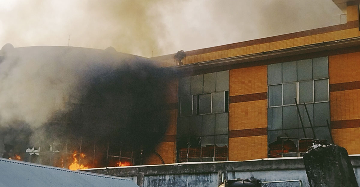 গাজীপুরে পোশাক কারখানায় আগুন, নিয়ন্ত্রণে ৮ ইউনিট