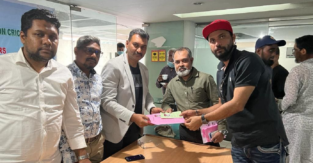 মাশরাফিসহ প্রিমিয়ার লিগের প্রথম দিনে দল বদলালেন যারা