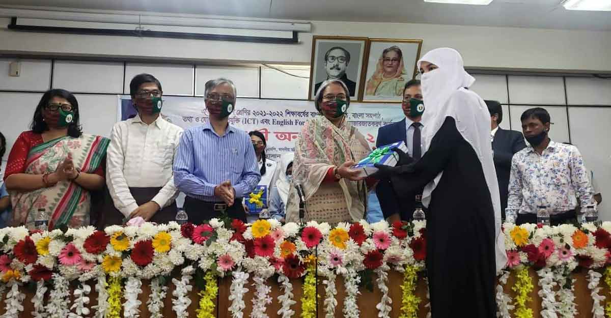 ৭ কলেজ নিয়ে আলাদা বিশ্ববিদ্যালয়ের দাবি যৌক্তিক নয় : শিক্ষামন্ত্রী